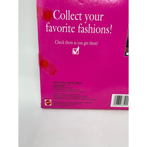 VTG 3 NEW BARBIE 1996 COOL CAREER Fashion NURSE, EXECUTIVE & ARTIST Clothes LOT - Picture 10 of 11